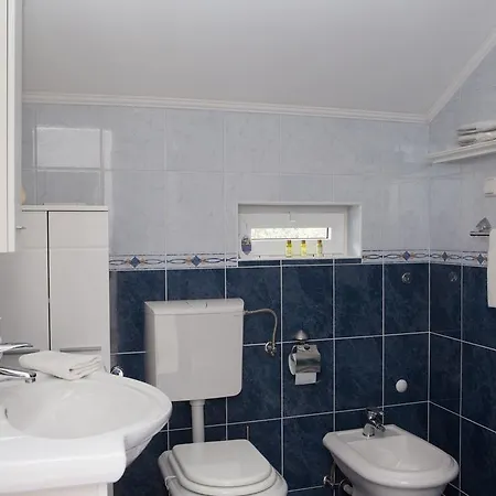Dili Apartman *